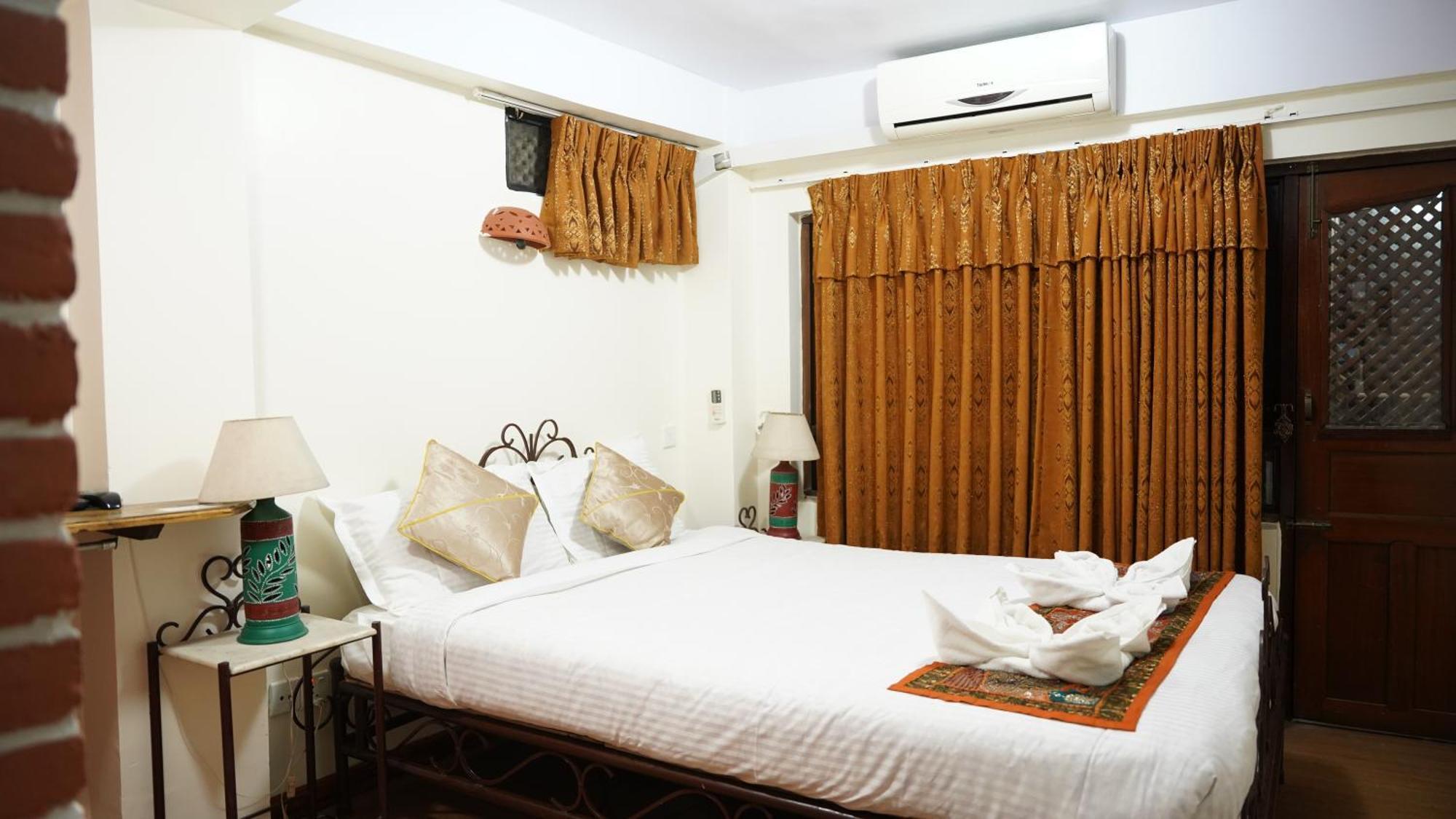 Cosy Hotel Bhatgoan Zewnętrze zdjęcie