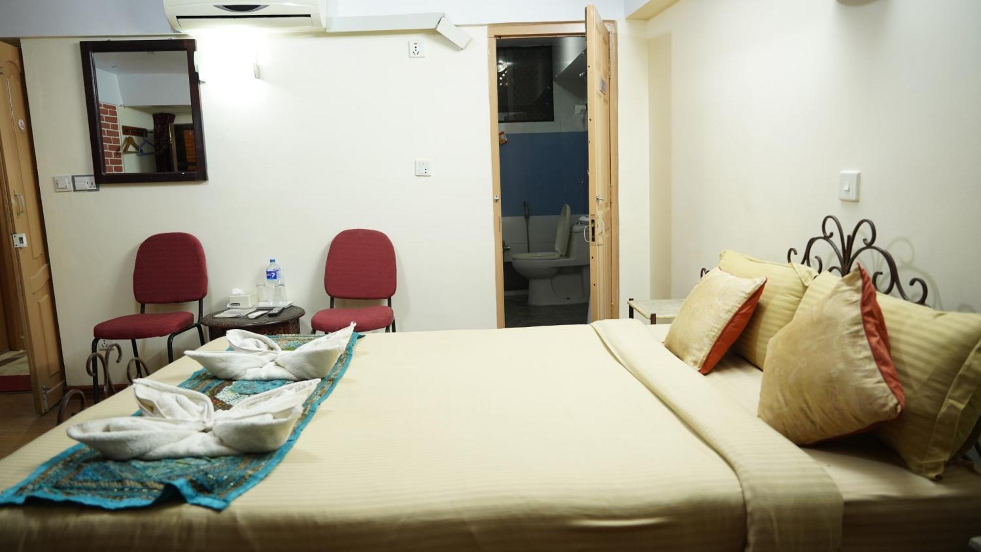 Cosy Hotel Bhatgoan Zewnętrze zdjęcie