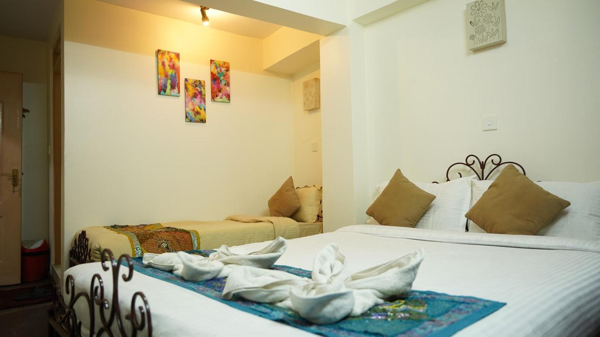 Cosy Hotel Bhatgoan Zewnętrze zdjęcie