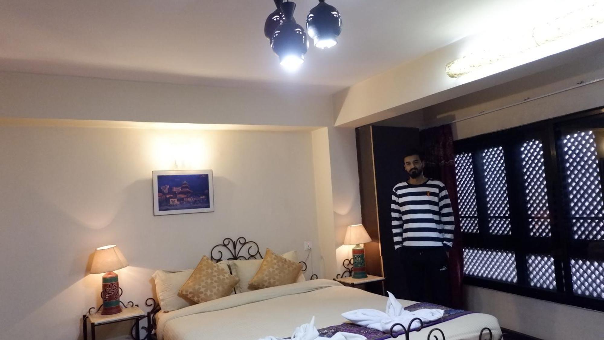 Cosy Hotel Bhatgoan Zewnętrze zdjęcie