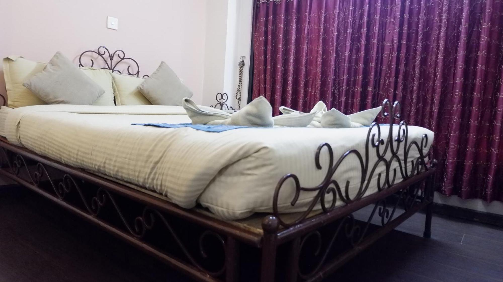 Cosy Hotel Bhatgoan Zewnętrze zdjęcie